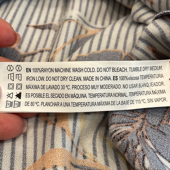 Forever 21 Deep V Dress - Picture 8 of 8